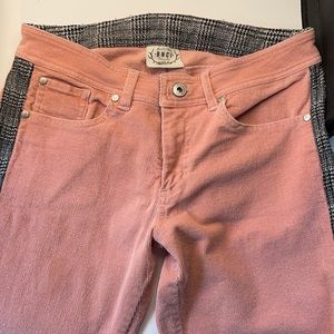 Boundless North size 28 slacks